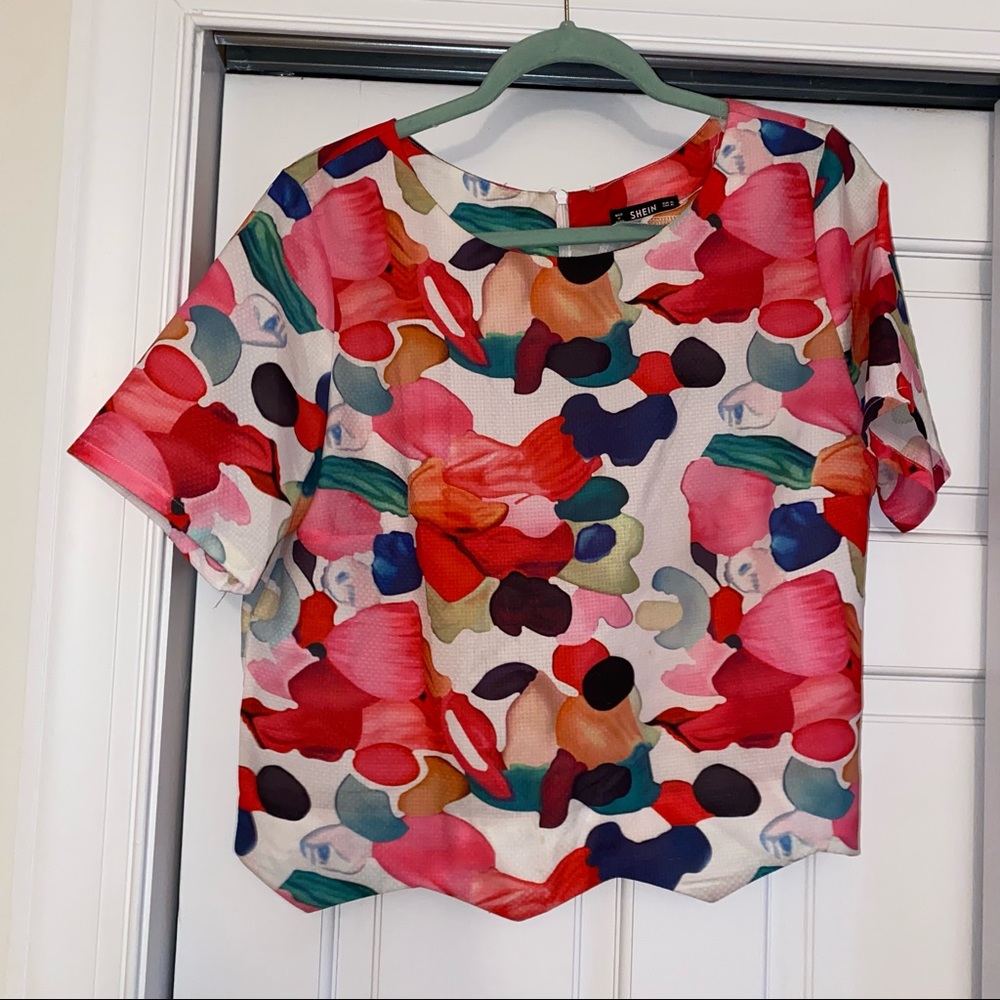 Colorful short sleeve blouse